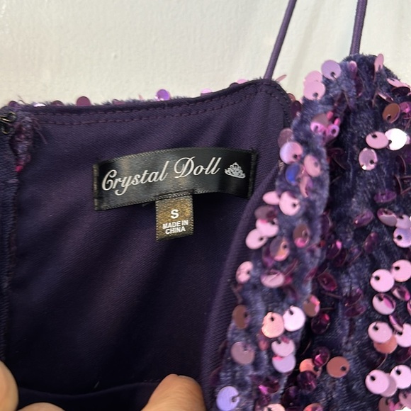 CRYSTAL DOLL
Juniors' Sequined Velvet Bodycon Dress Size Small - Picture 5 of 5